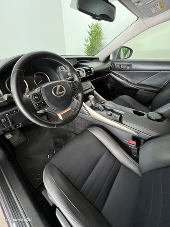 Lexus IS 300H Executive - 18