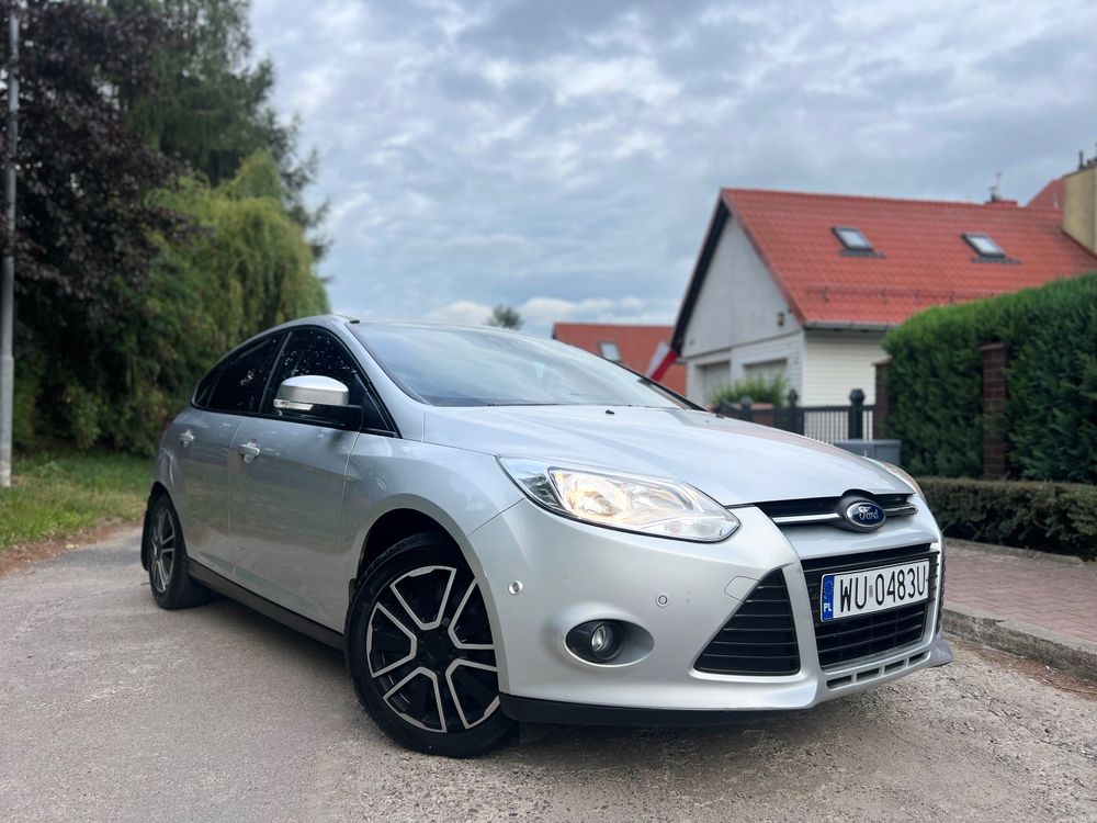 Ford Focus Mk3 (2010-2018) 1.0 EcoBoost Start-Stopp-System Champions Edition 2013