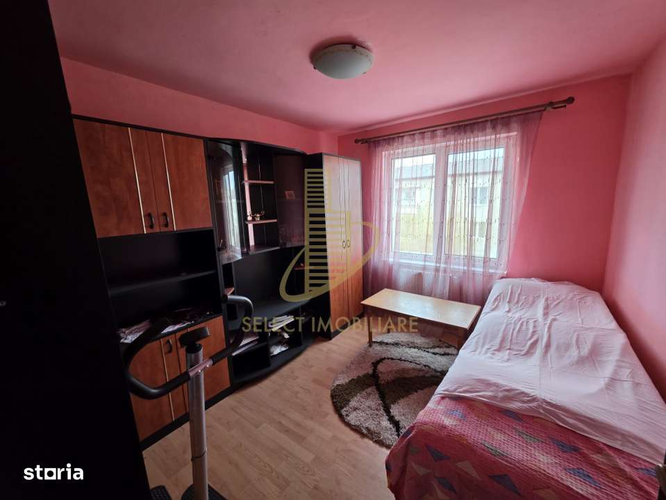 Apartament de 3 camere, decomandat, 66 mp., zona Sens-7