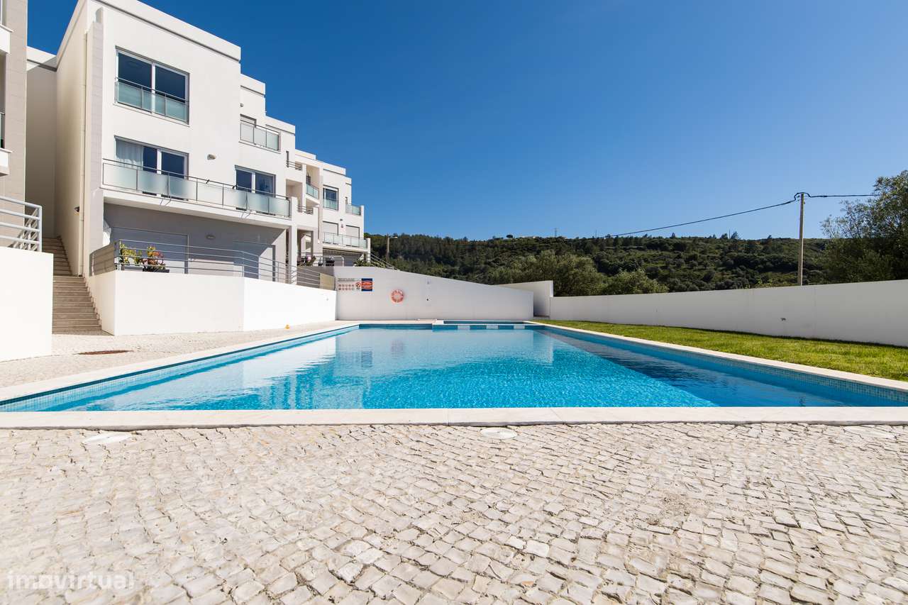 Apartamento T2 logradouro piscina vista mar e vila Sesimbra - Grande imagem: 2/48