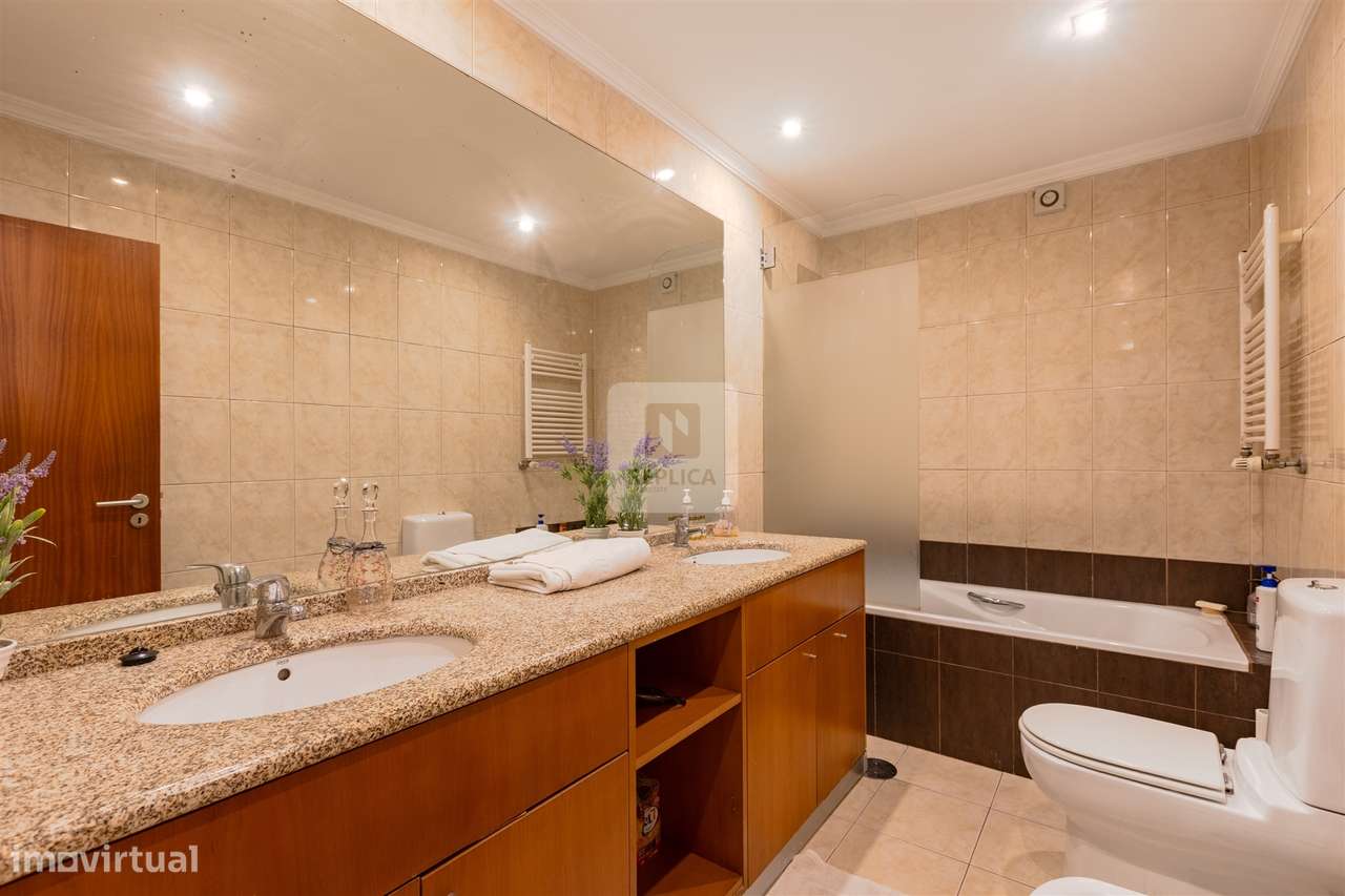 Moradia T3+1 Mobilada  com Vistas para Rio Douro-15