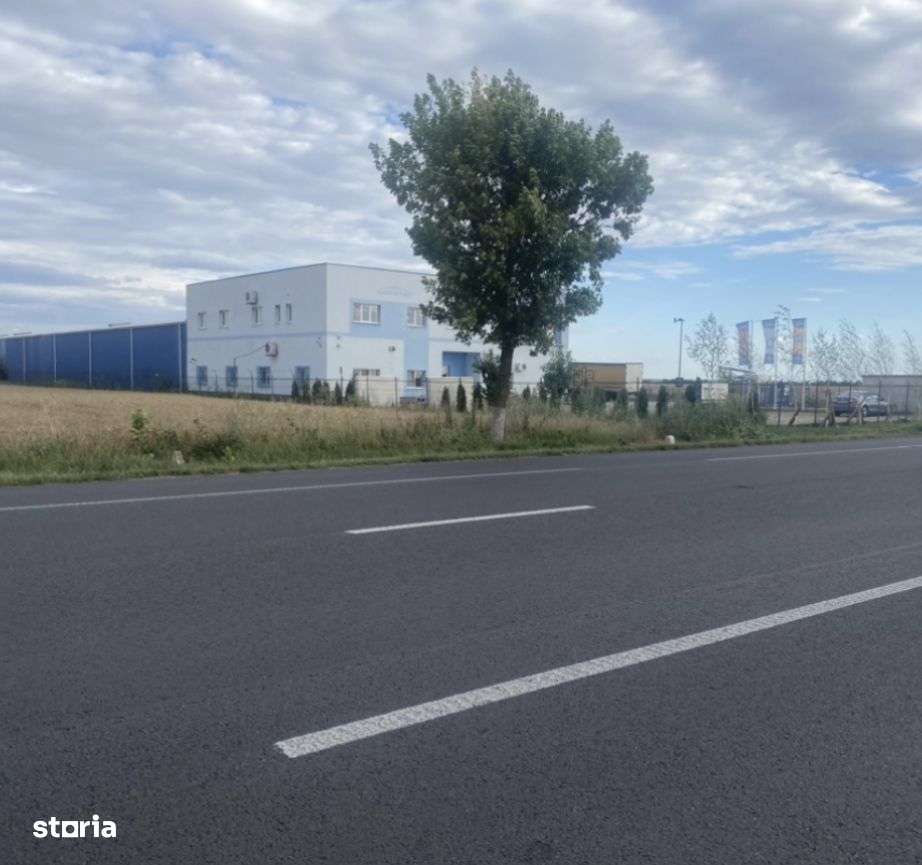 Teren intravilan cu supradafa de 30000 mp deschidere 60 m la DN 2-2