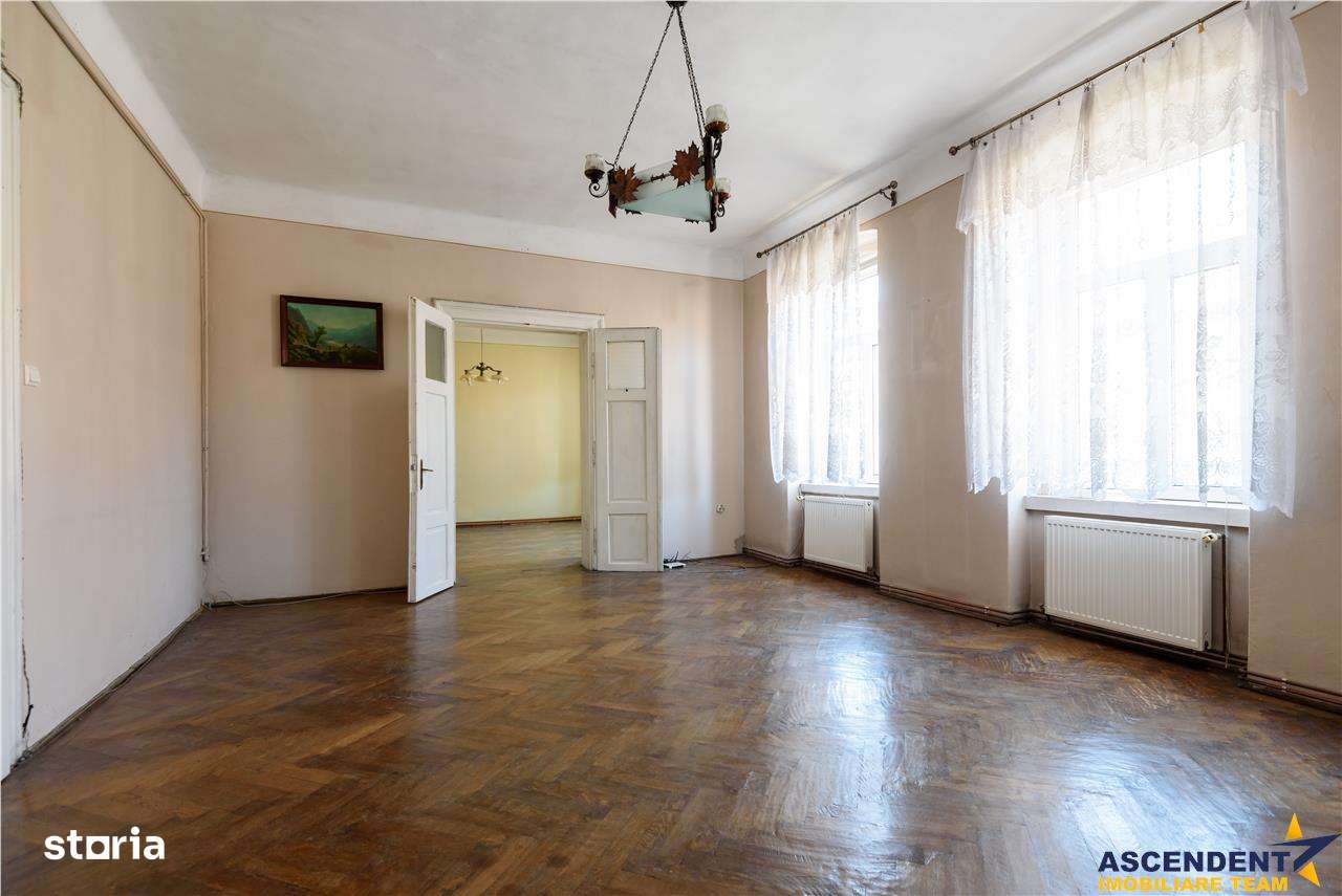 Nivel in vila, curte deosebita, priveliste, Central, Brasov - Imagine principală: 3/20