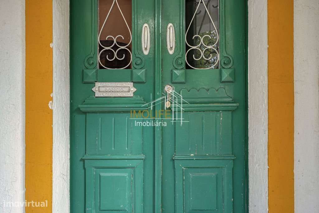 Excelente Moradia com dois pisos no centro do Vimieiro-29