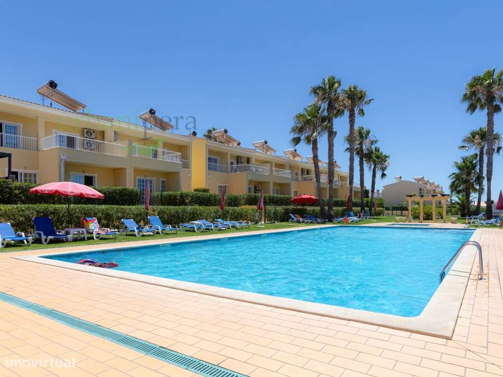 Apartamento T2 frente piscina-9