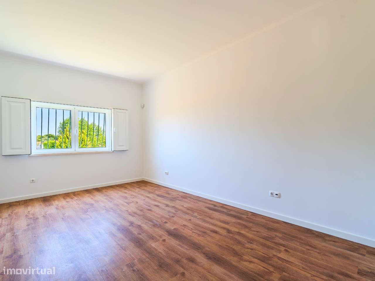 Moradia T4 inserida em propriedade com 9.680 m²-21