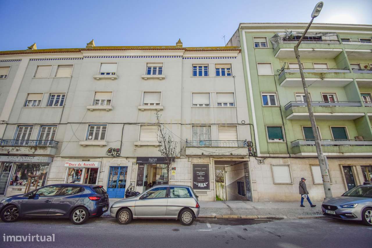 Venda de Parte de Prédio / quinhão hereditário sito na Av. General Roç - Grande imagem: 2/27