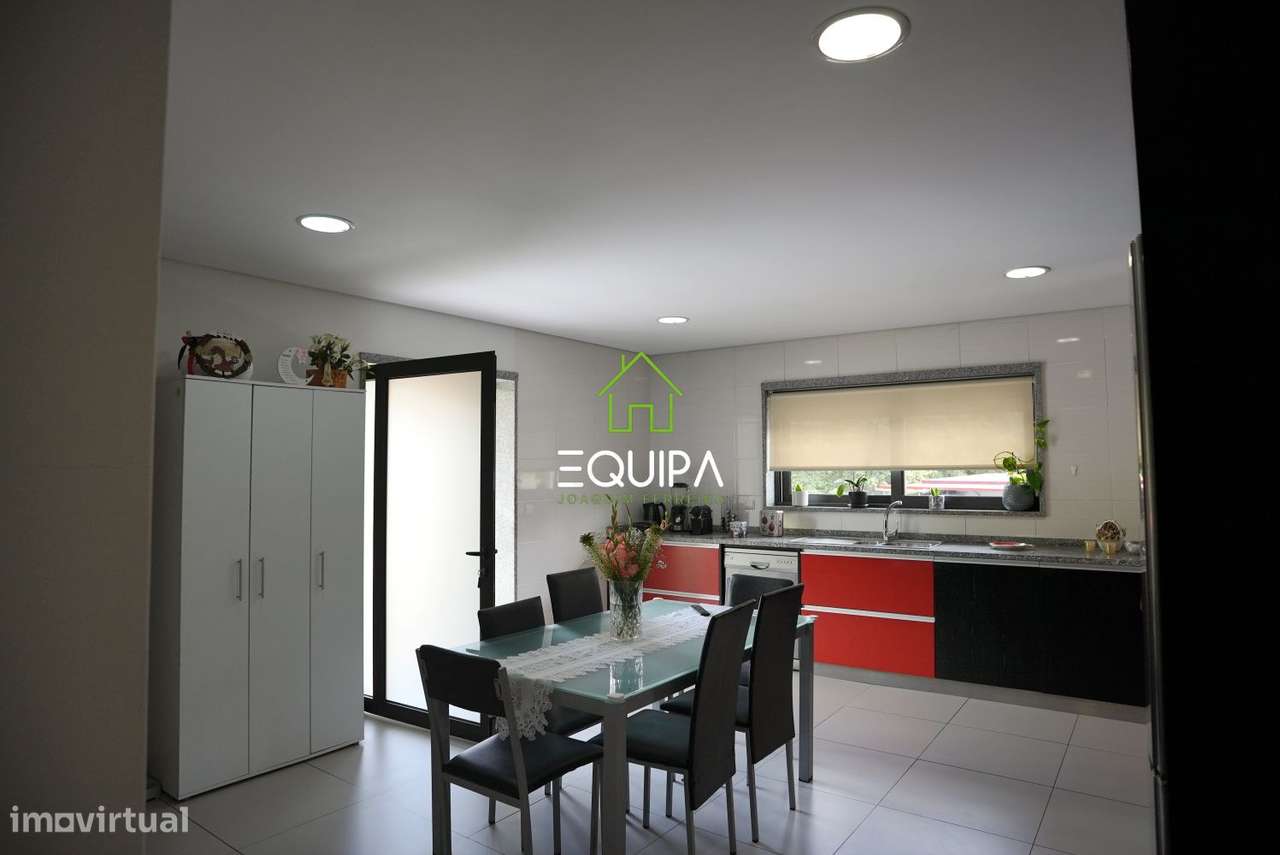 MORADIA ISOLADA T3+T2-17