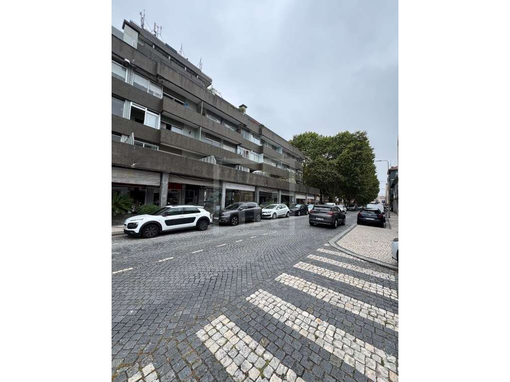 T2 - com terraço grande - centro de Santo Tirso-15