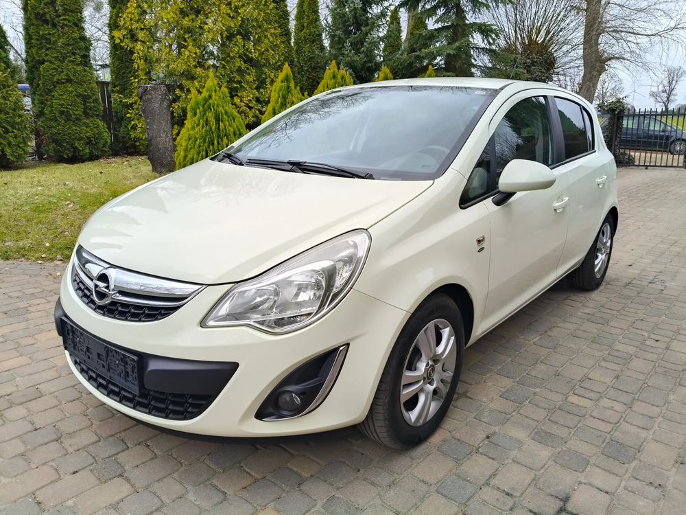 Opel Corsa D 1.2 16V Cosmo 2012