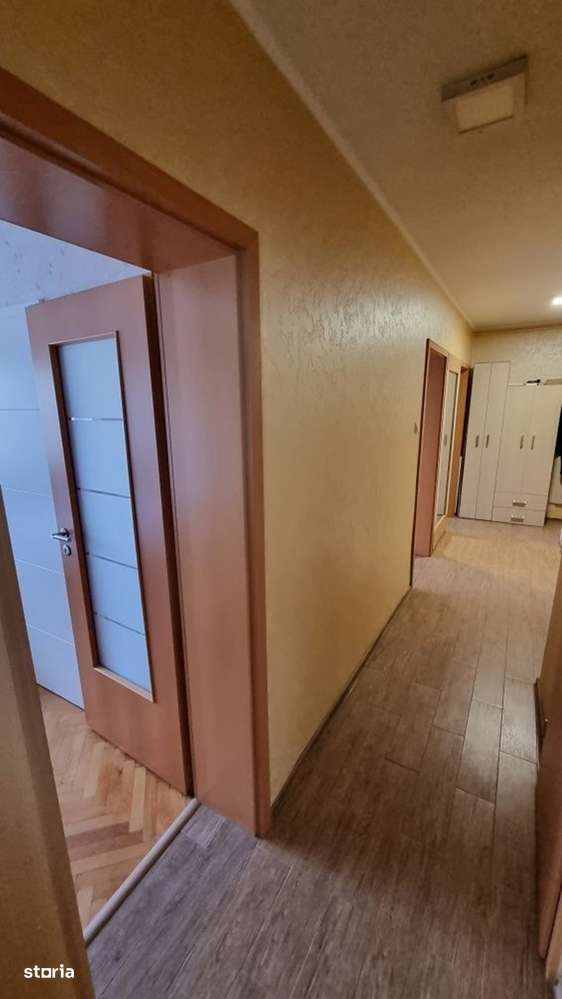 cv 125 Bd.Traian, apartament 2 camere decomandat + garaj - Imagine principală: 3/6