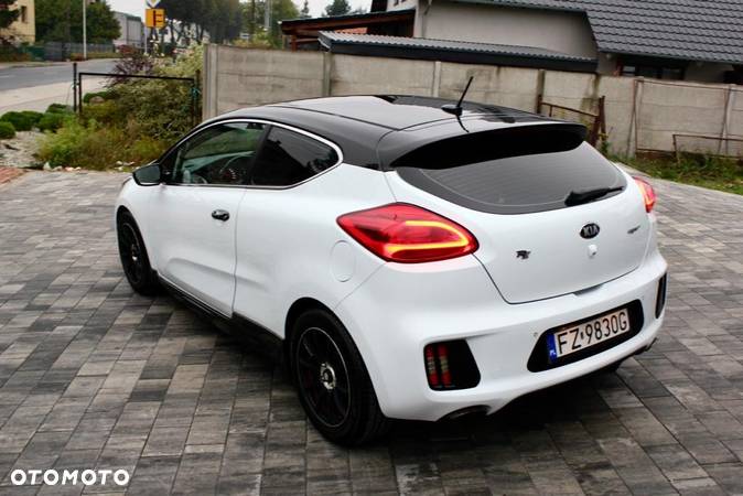 Kia Ceed - 12