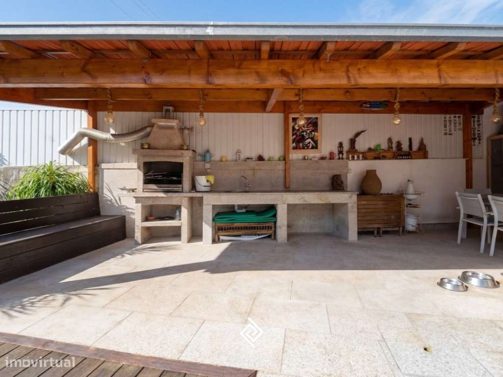 Espetacular moradia T3 de 4 frentes e belíssima área exterior a 5 m...-20