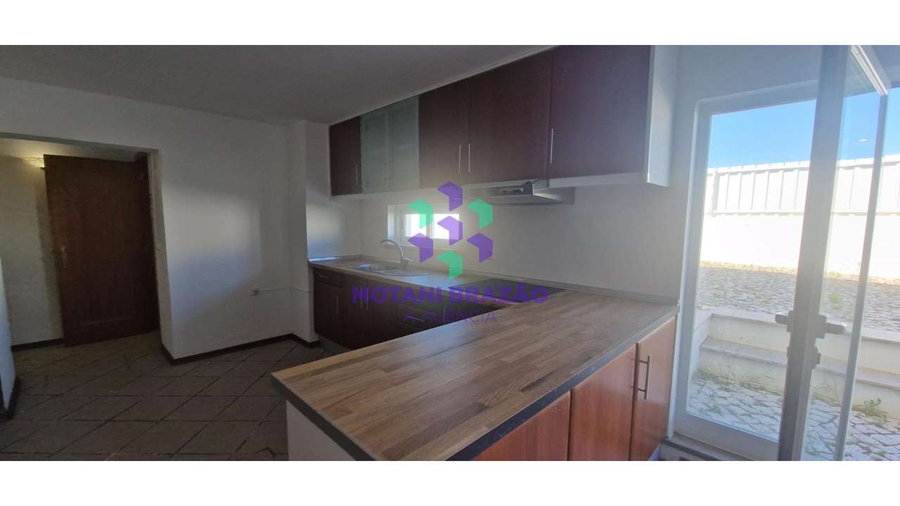 Magnífica Moradia Sesimbra c/Piscina-13