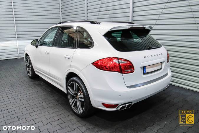 Porsche Cayenne Diesel Platinum Edition - 4