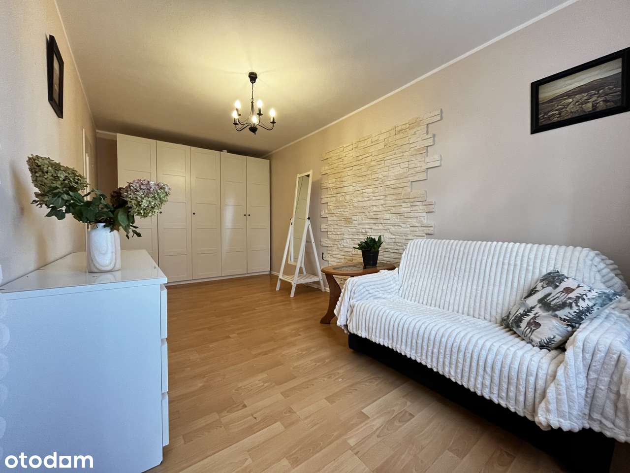 Żerniki - Kawalerka z oddzielną kuchnią-3