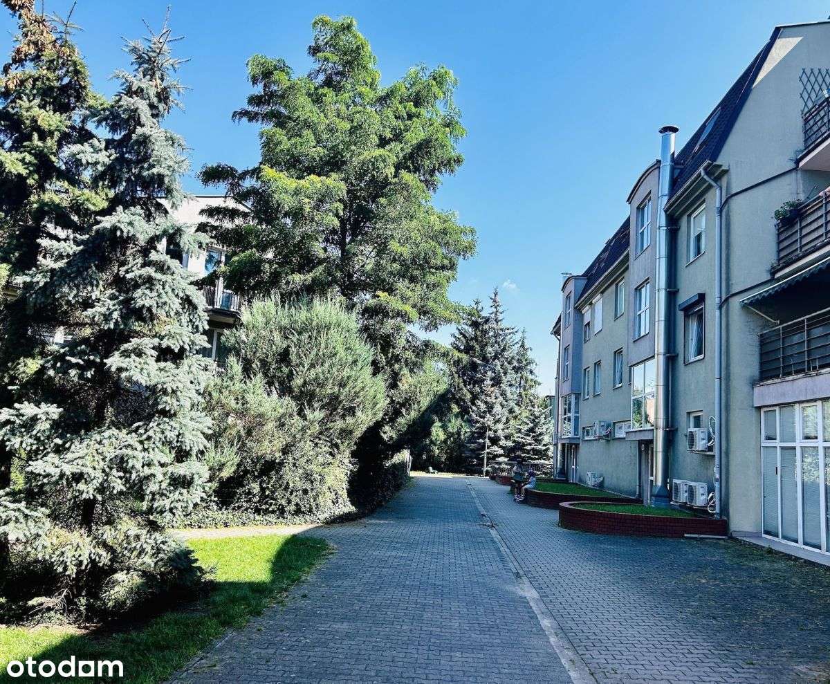 2pokoje/oddzielna kuchnia/2 balkony