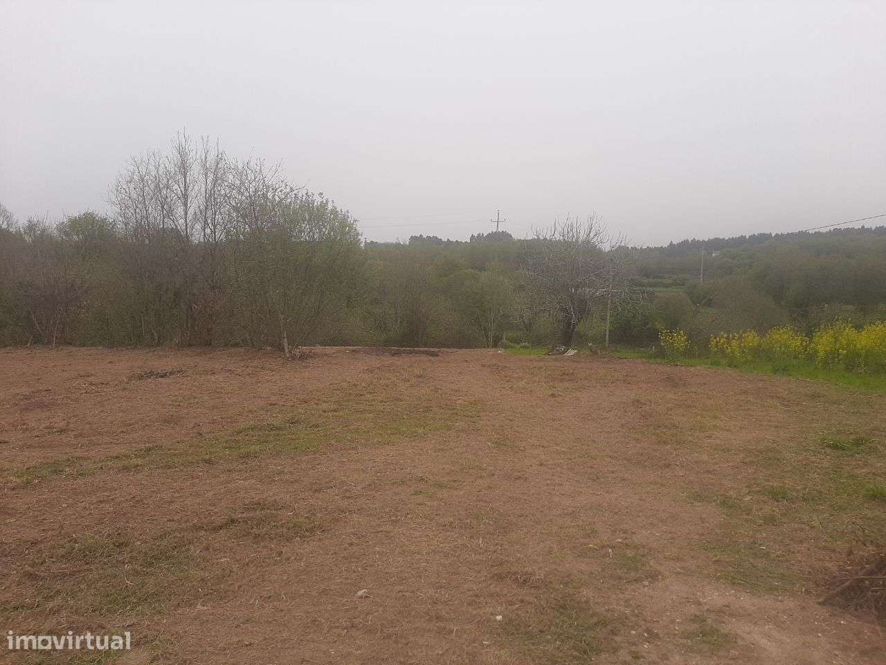 Terreno com 1.800m2 para construção de uma moradia. - Grande imagem: 3/5