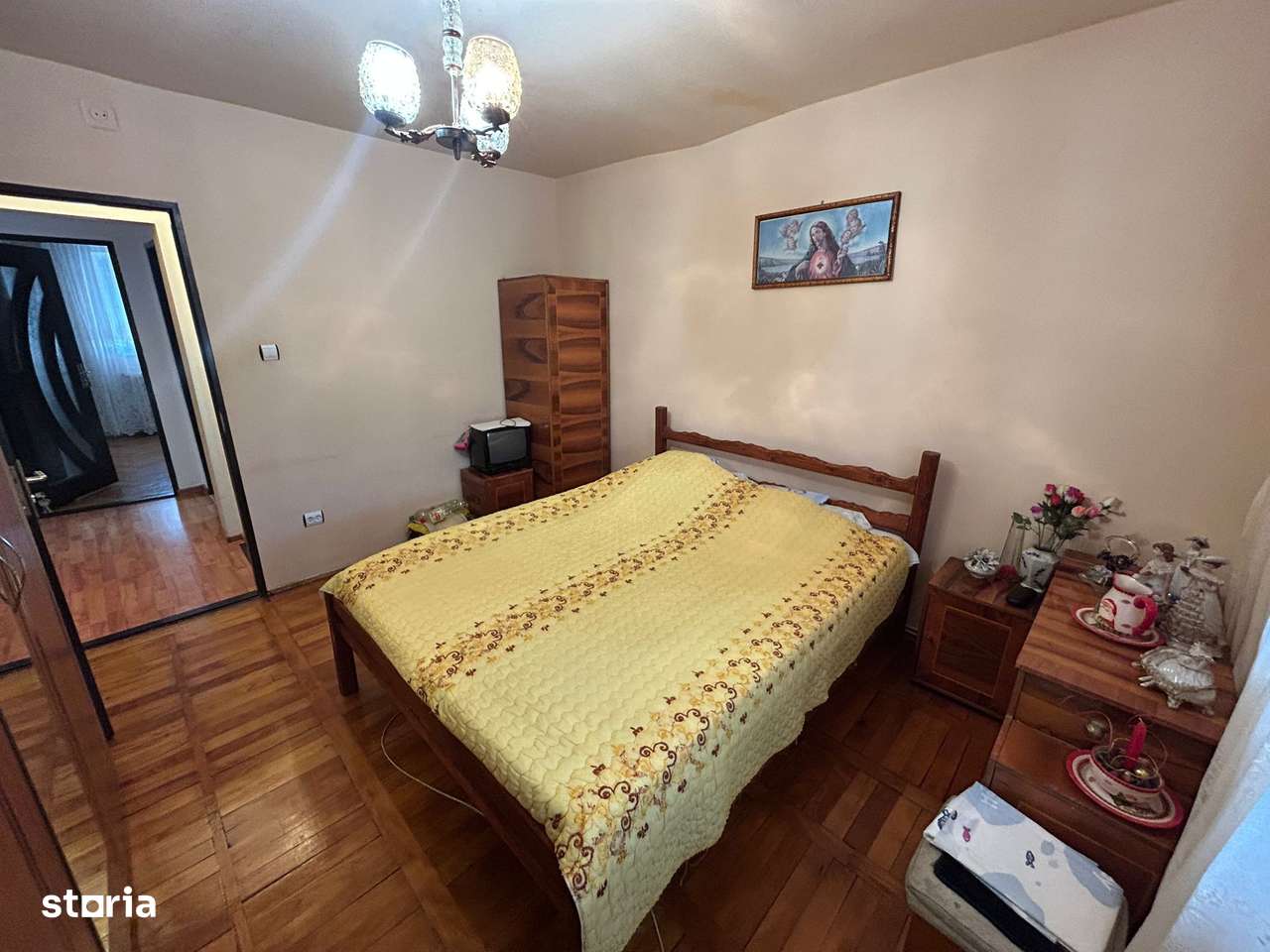 Apartament 3 camere, decomandat - zona Cetate-1