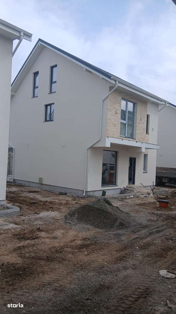 Casă individuală în ansamblu restrâns , acces facil către București-3