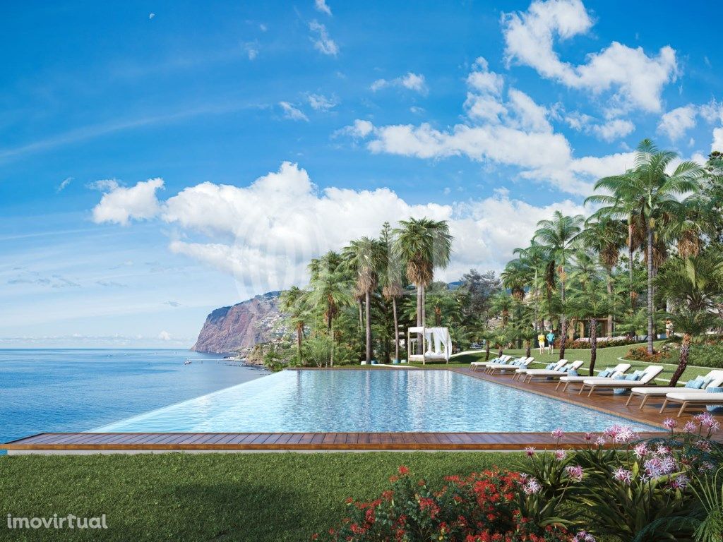 Apartamento T2 com vista mar, no Funchal, Madeira
