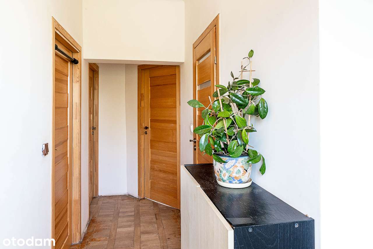 Dom w Piastowie 850 metrów od stacji PKP - trzy miejsca postojowe.-12