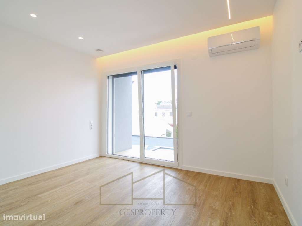 Moradia Isolada T3 com piscina pronta a escriturar na Aroeira-59