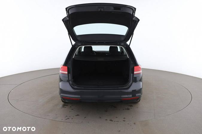 Volkswagen Passat Variant 2.0 TDI DSG (BlueMotion Technology) Comfortline - 18