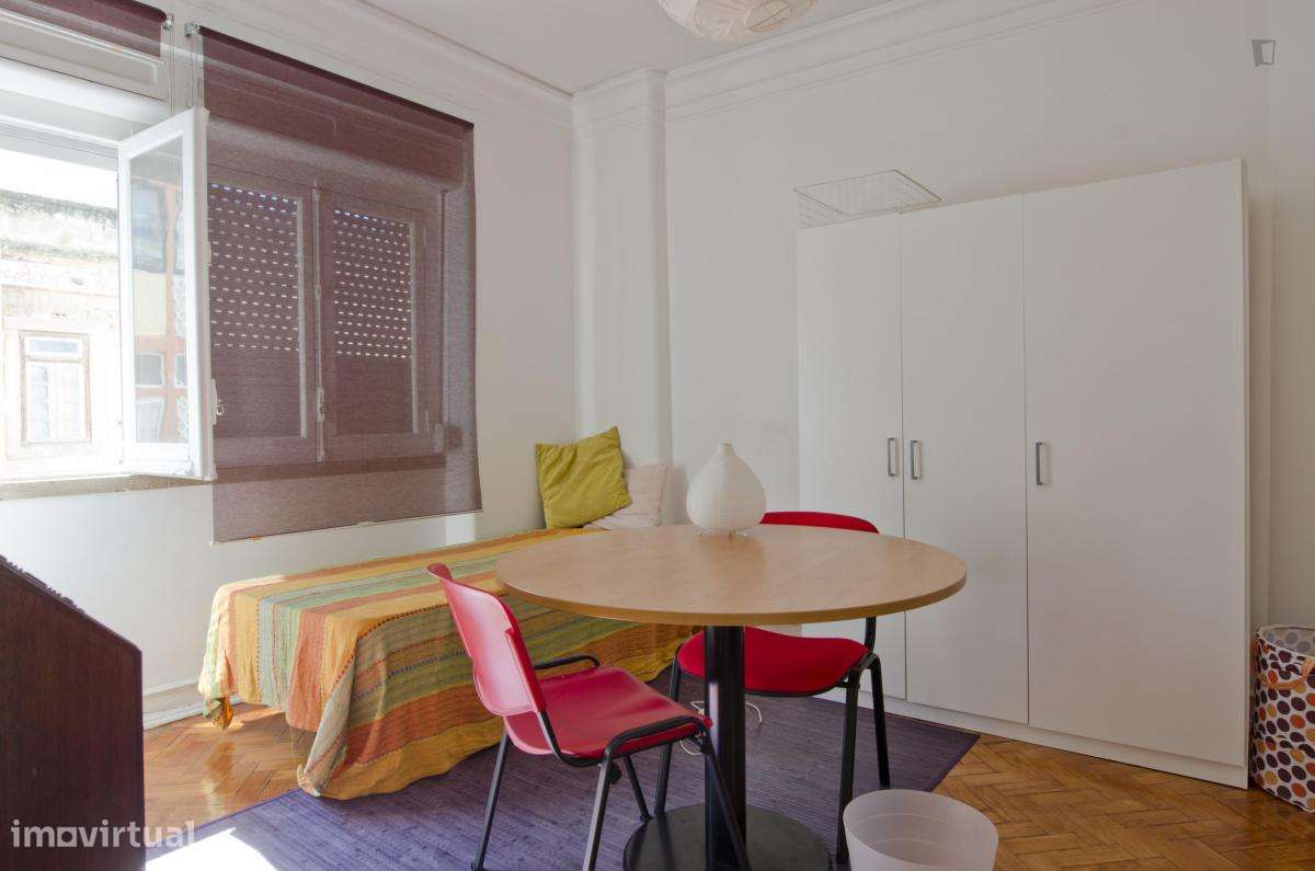 Quarto - localizado em Arroios Lisbon - Grande imagem: 5/7