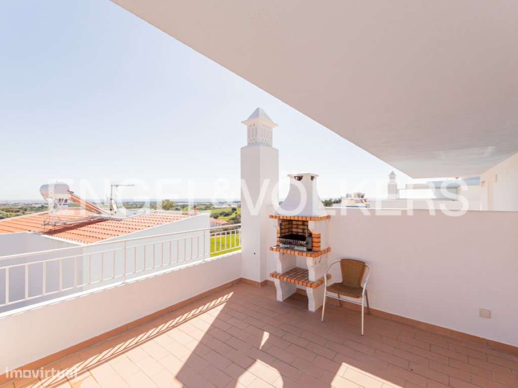 Moradia T2 Moderna em Condomínio com Piscina-4