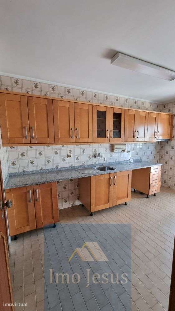 Apartamento T3 Laborim-0