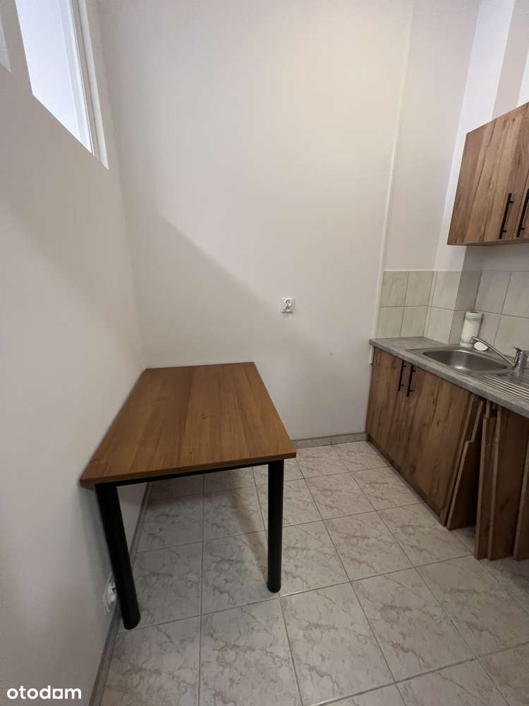 Na sprzedaż przestronne biuro przy Armii Krajowej!-5