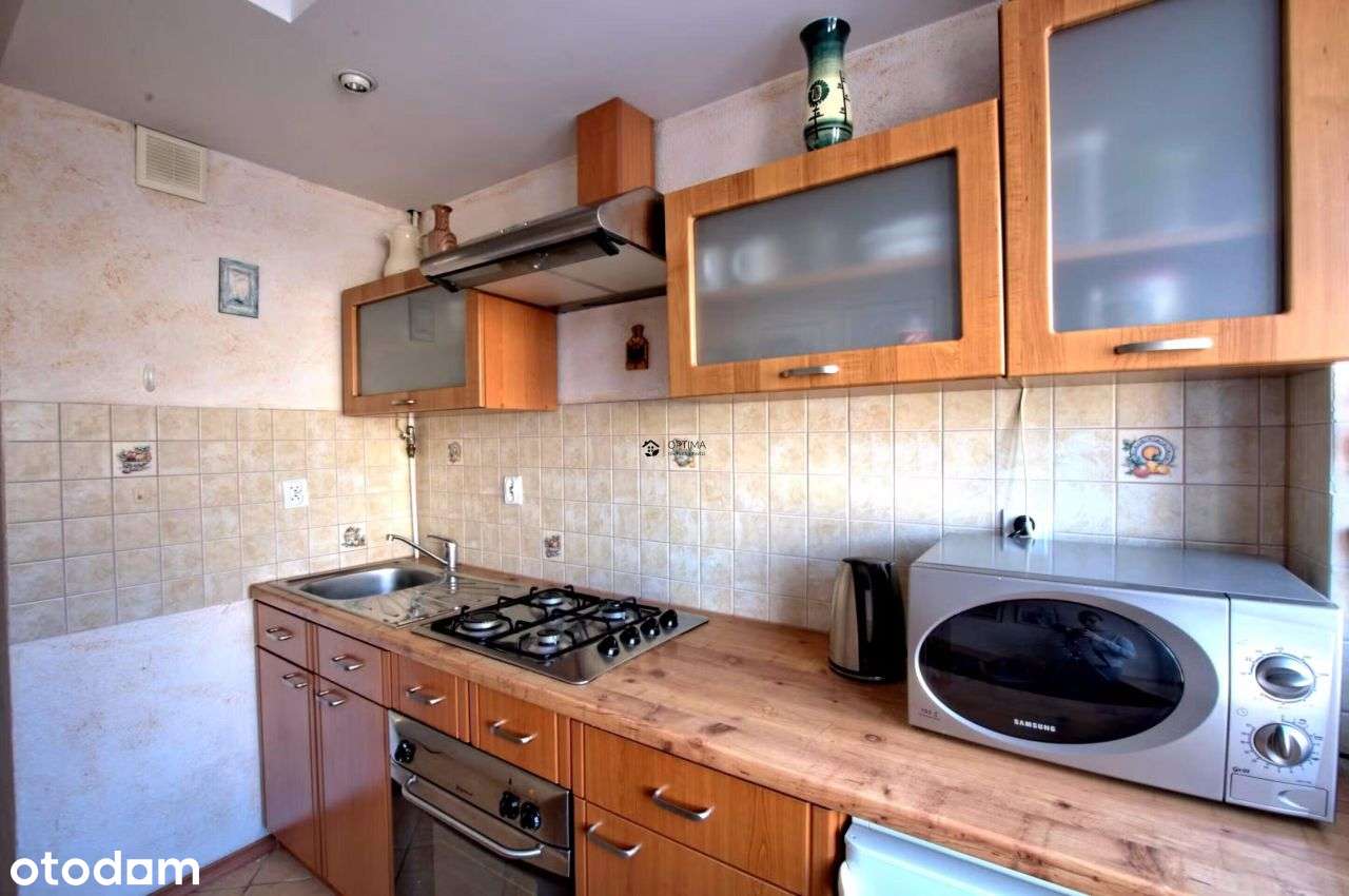 Giełdowa 35,2m2, balkon, oddzielna kuchnia-1