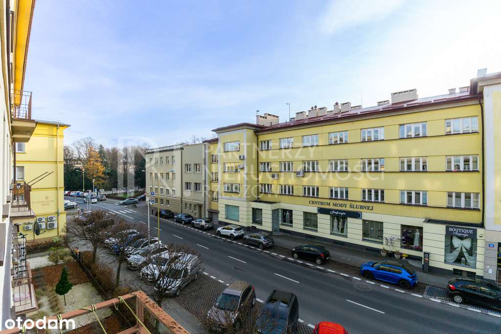 CENTRUM - Przestronne 2 pokojowe mieszkanie !-9