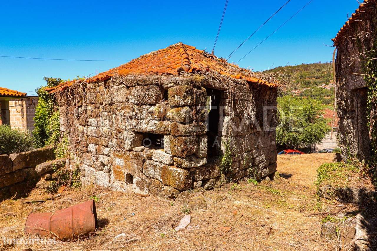 Conjunto Habitacional de 5 Moradias para Recuperar em Aboadela-30