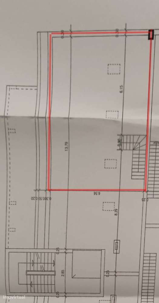 Apartamento T4 com varanda e garagem. Junto à cidade-15