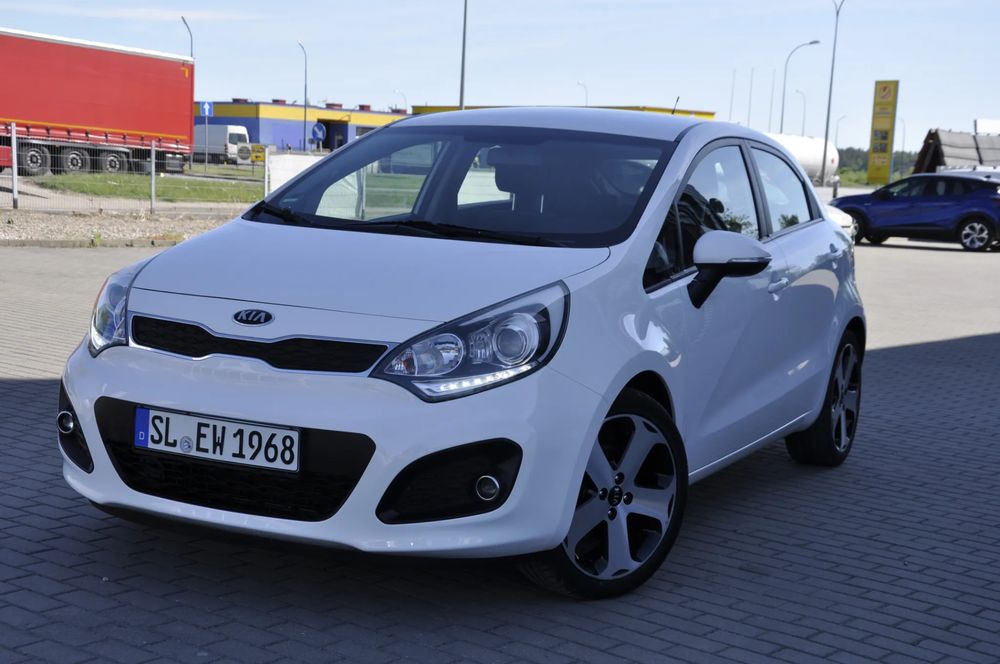 Kia Rio III 1.2 Dream Team Edition 2013
