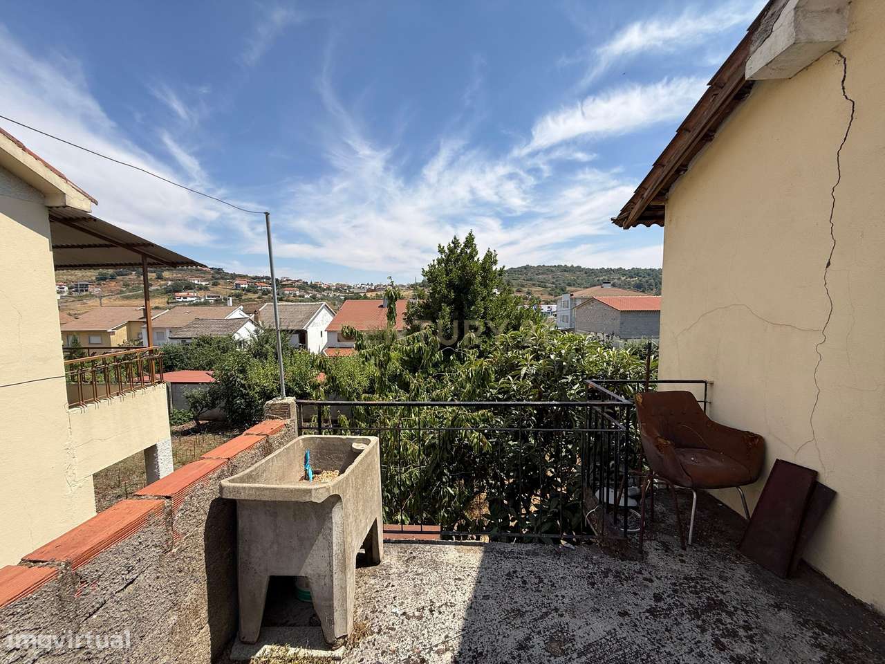 Moradia BI-FAMILIAR perto do IPB e do Centro de Bragança, no Bairro da-6