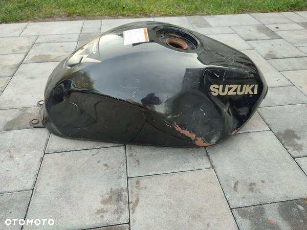 Bak, zbiornik paliwa Suzuki Bandit 600 - 1