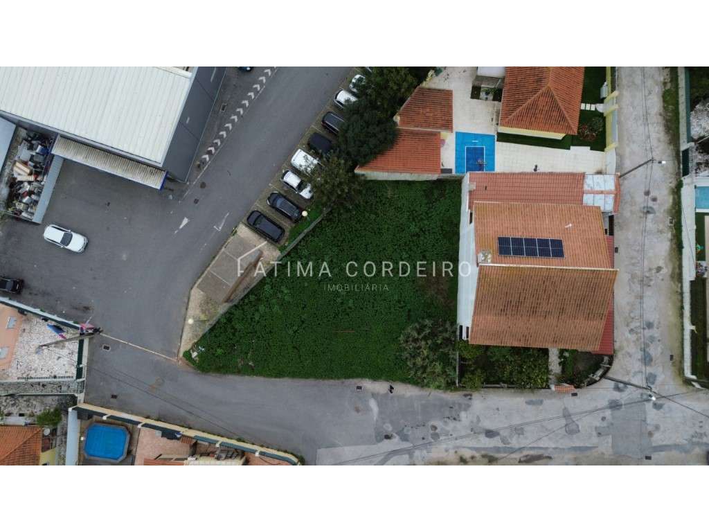 Terreno com 396 m², situado em uma localização privilegiada na pres... - Grande imagem: 2/14