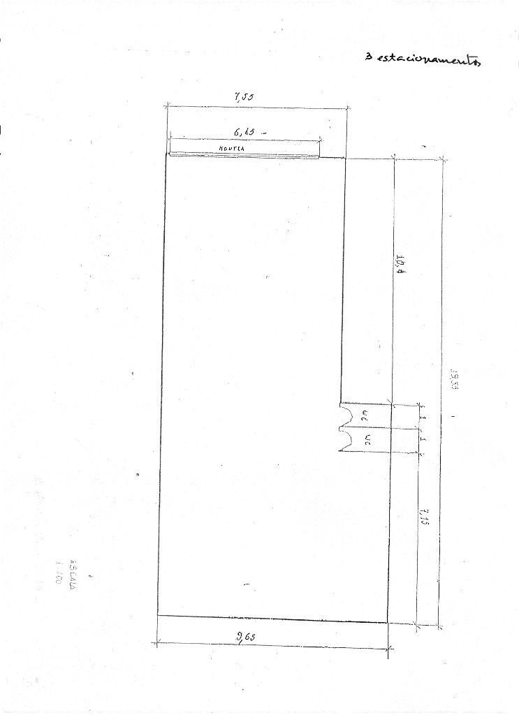 Loja com 3 estacionamentos