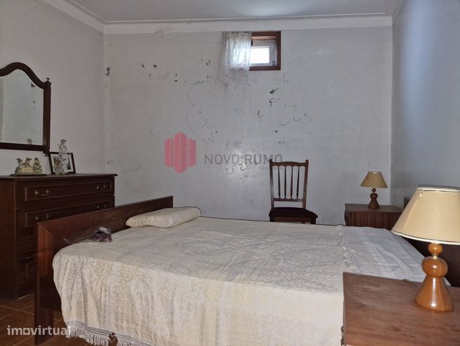 Moradia Térrea de 3 frentes em excelente estado em Moreira com apro...-27
