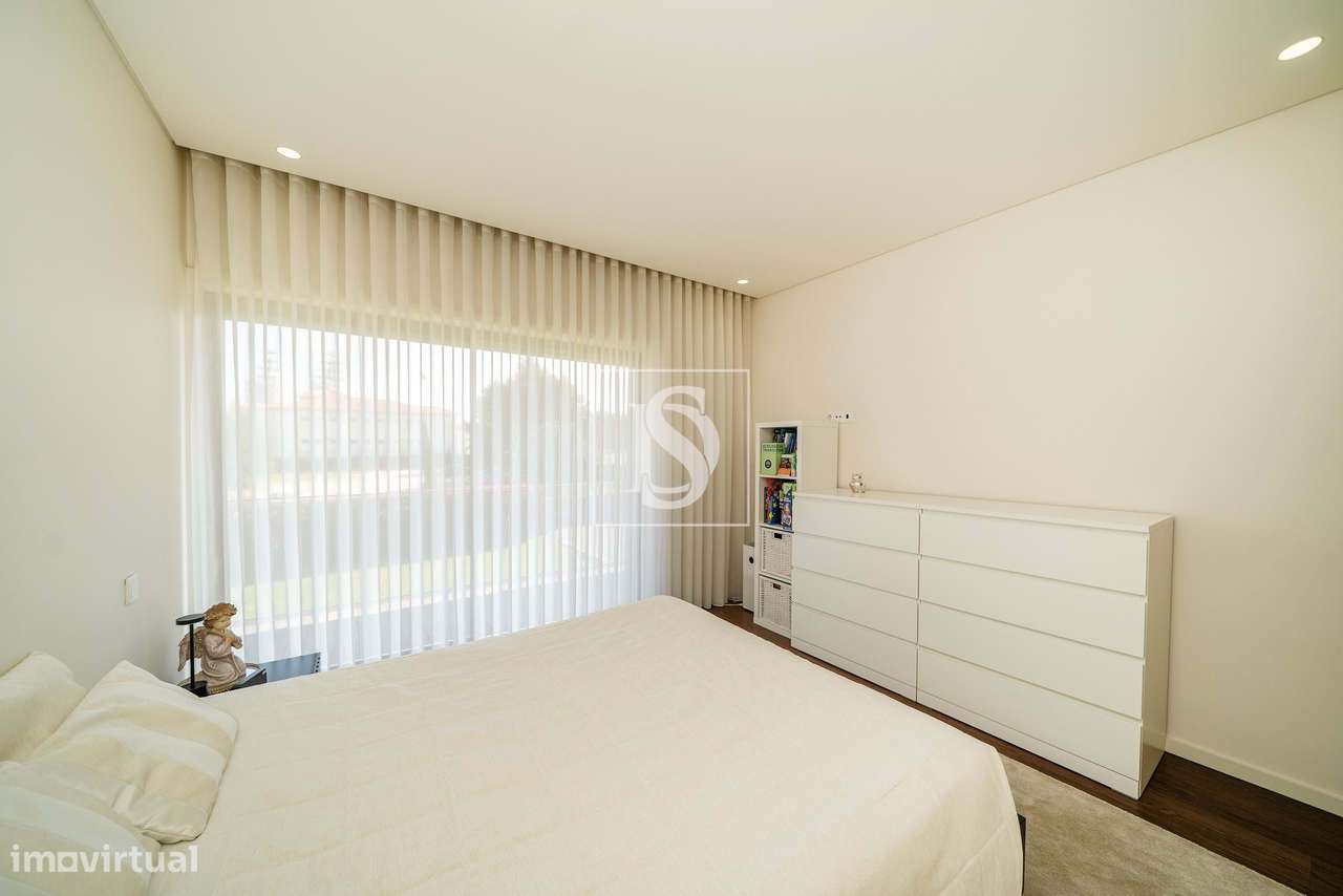 Apartamento T4 de Luxo, no Mira Rio 3, em Barcelinhos-55