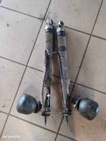Amortyzator Nivo gruszka do Mercedes W203 Kombi - 1