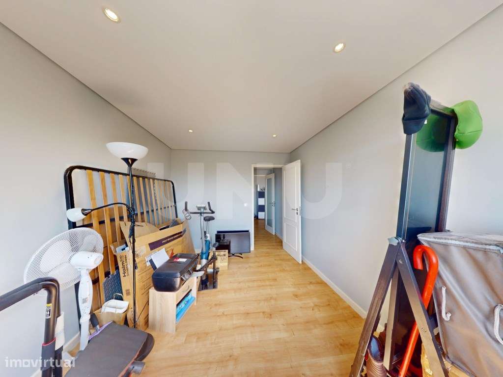 Apartamento T2 Renovado em Baguim do Monte-13