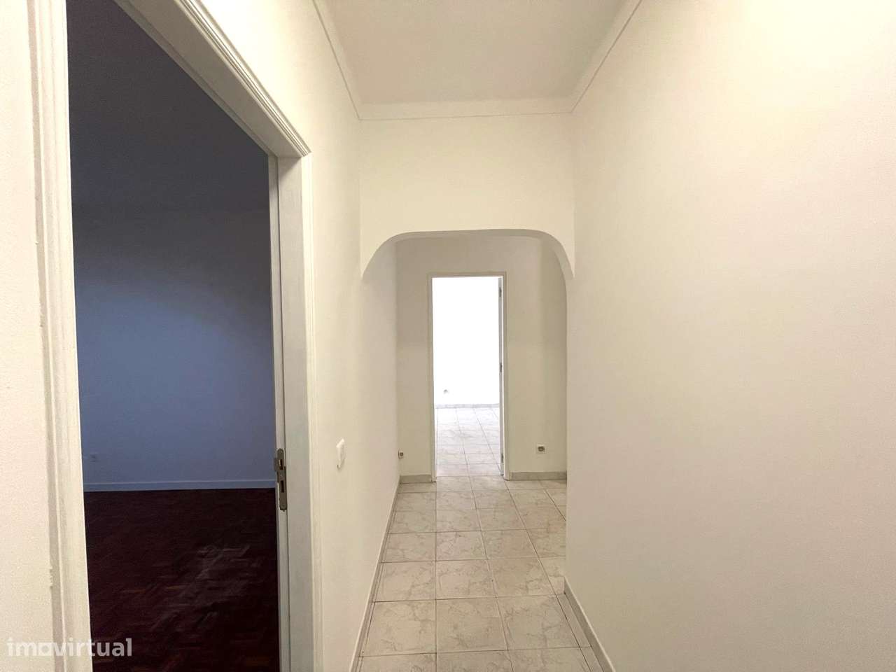 Apartamento T2 com Arrecadação em Faro-4