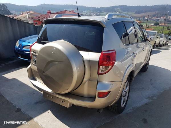 Toyota Rav4 2.2 DCat para peças - 2