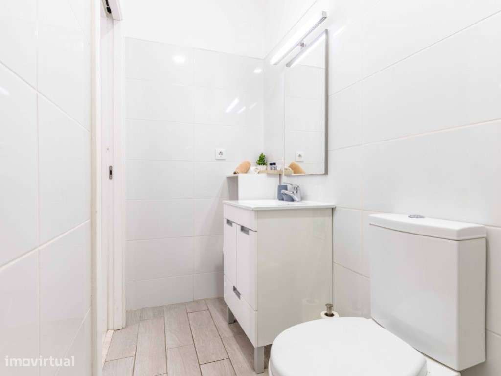 T0 com Varanda - 1.º Andar-5