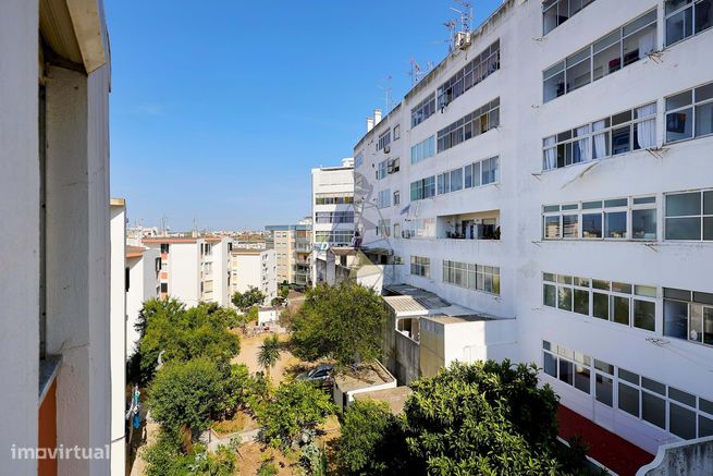 Apartamento T4 Completamente Renovado em Portimão-20