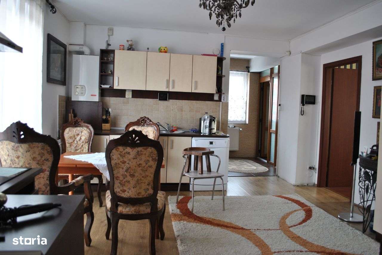Apartament 4 camere de inchiriat - Imagine principală: 3/15